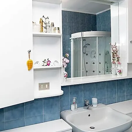 Venitian Style Bedroom With A Shared Bathroom Hotel 5*