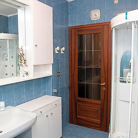 Venitian Style Bedroom With A Shared Bathroom Hotel 5*